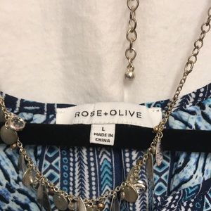 Rose & Olive Tops - Sleeveless blouse blues with white EUC size L Rose & Olive Tops - Sleeveless blouse blues with white EUC size L